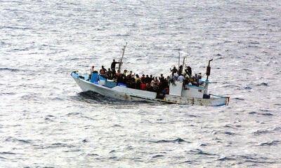 vluchtelingen op boot