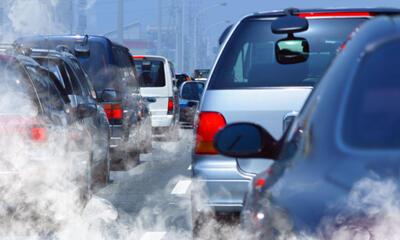 CO2-uitstoot van auto's in de file