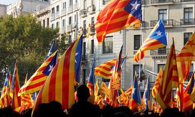 Catalaanse vlaggen in optocht