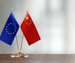 Vlaggetjes China en Europa naast elkaar