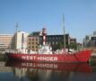 Boot Westhinder op het water in Antwerpen
